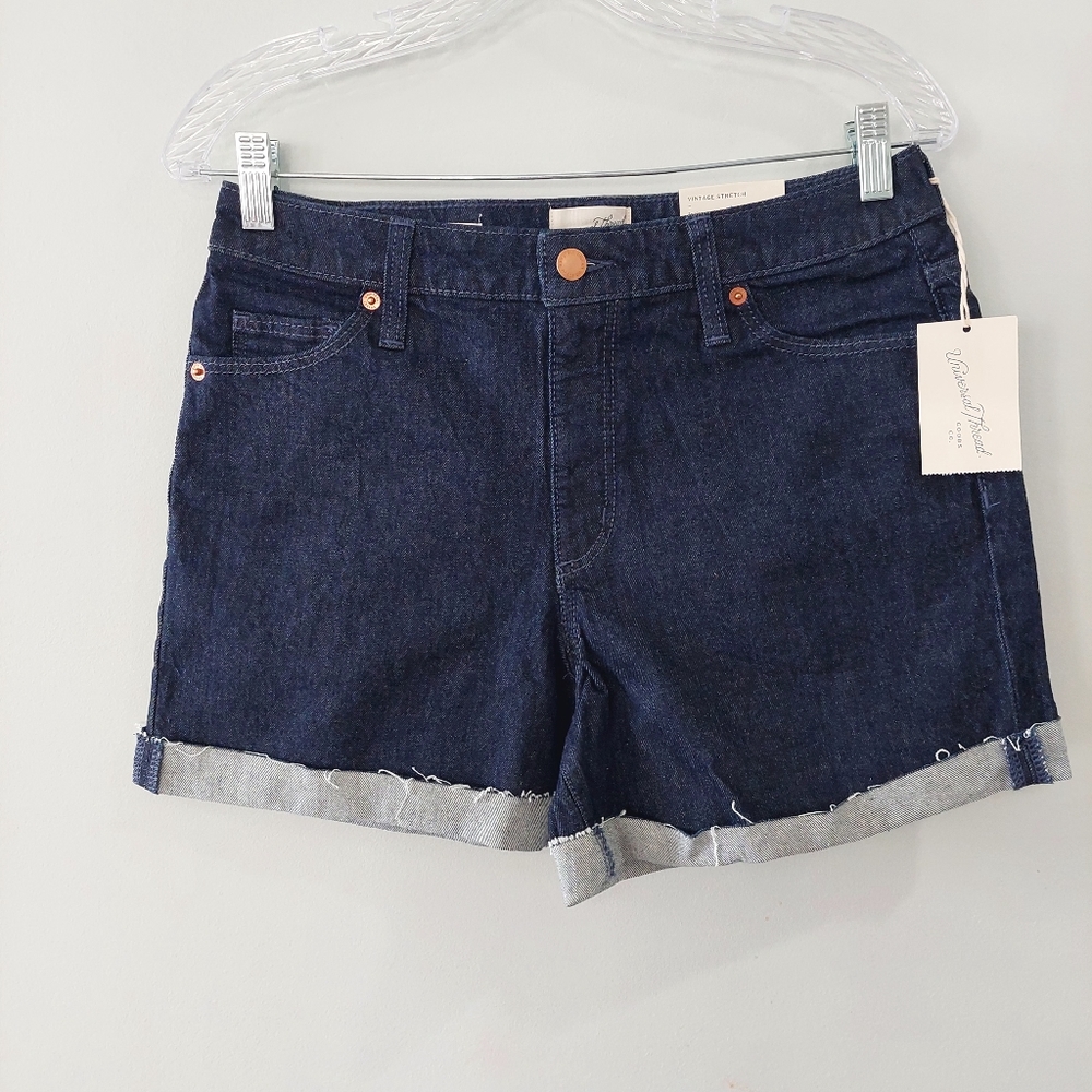 Universal Thread Shorts size 6 / 28R  Midi Shorts Vintage Stretch dark blue
